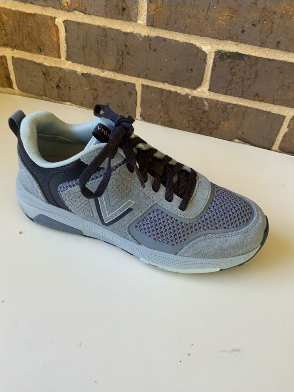 Vionic Men’s Gray and Black Athletic Sneaker